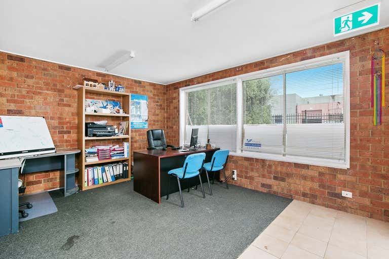 9 Bennetts Road Mornington VIC 3931 - Image 3