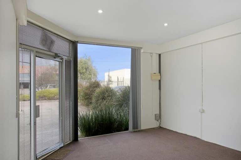 16 & 16A Damosh Avenue Carrum Downs VIC 3201 - Image 4