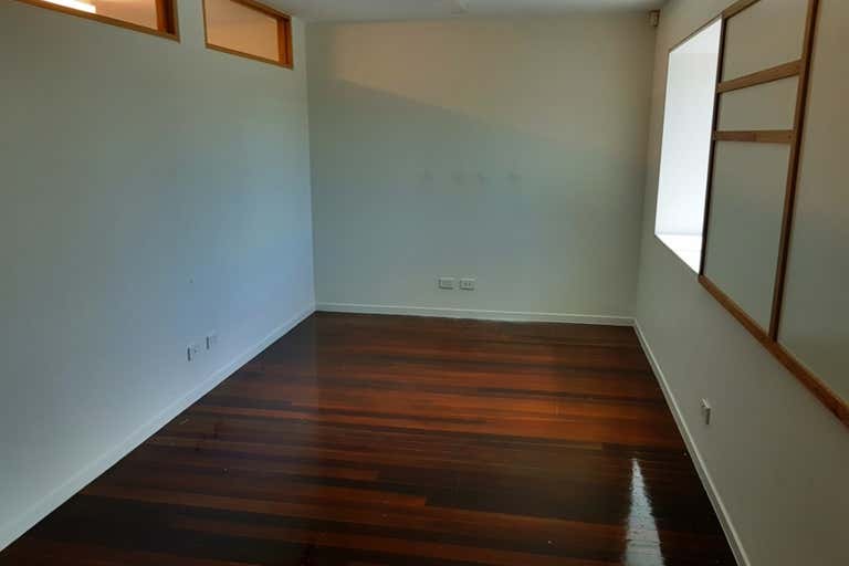 1E/7-9 Ern Harley Drive Burleigh Heads QLD 4220 - Image 4