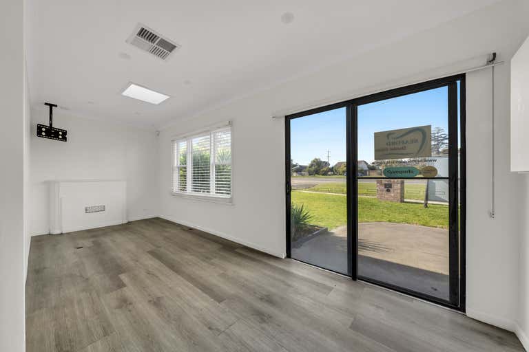 304 Frankston-Dandenong Rd Seaford VIC 3198 - Image 2