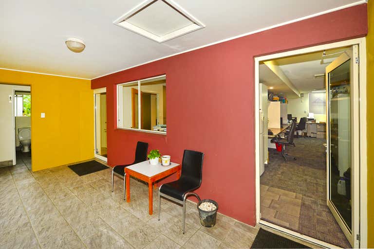 Suite 4/66 Poinciana Avenue Tewantin QLD 4565 - Image 4
