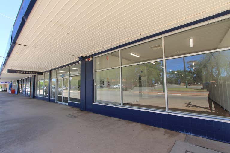 58 Barrack St Merredin WA 6415 - Image 2