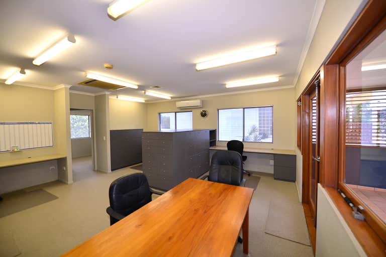 Unit 3/67 Mary Street Noosaville QLD 4566 - Image 2