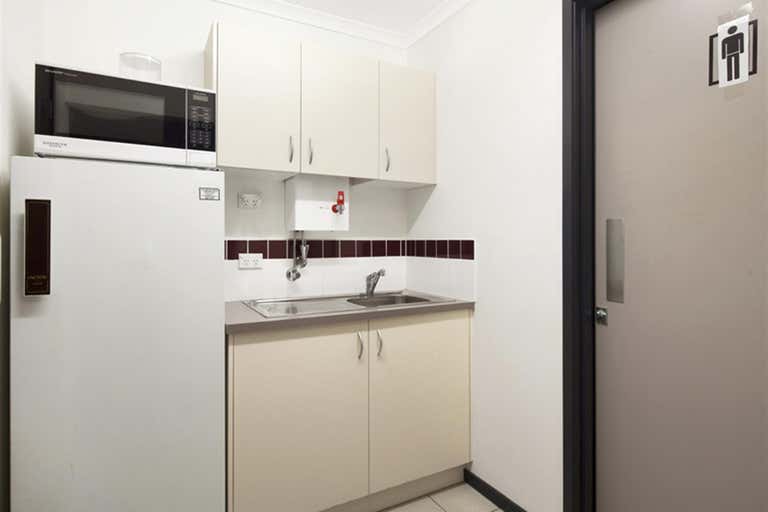 4/25 Howleys Road Notting Hill VIC 3168 - Image 3