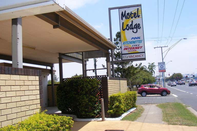 MOTEL LODGE ROCKHAMPTON, 100 Gladstone Road Allenstown QLD 4700 - Image 2