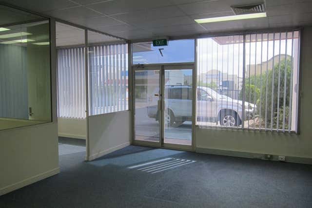 7/30 Enterprise Crescent Malaga WA 6090 - Image 2