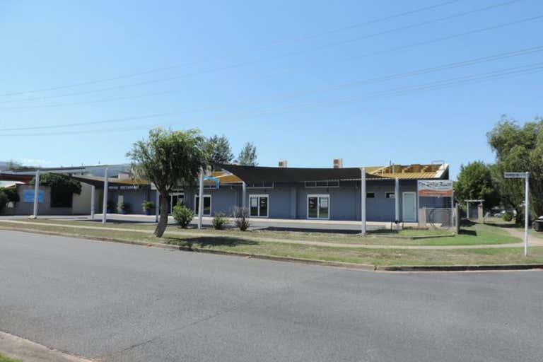 Shop 2, 384 French Avenue Frenchville QLD 4701 - Image 1