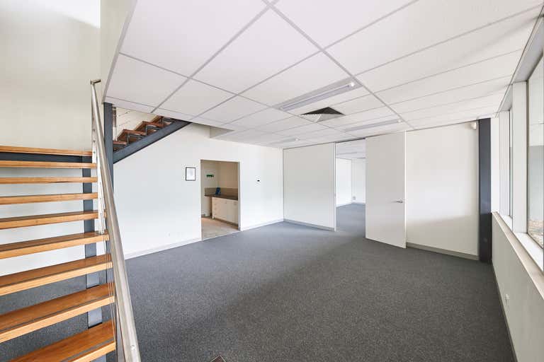 13/21 Sabre Drive Port Melbourne VIC 3207 - Image 3