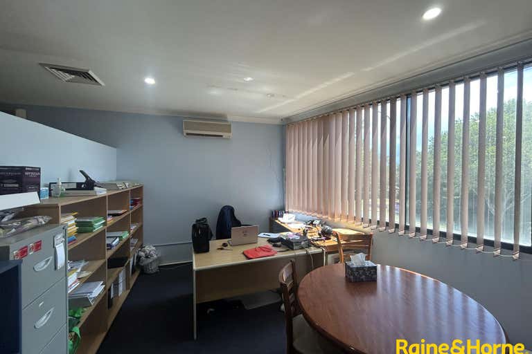 Suite 4, 100 Queen Street Campbelltown NSW 2560 - Image 4