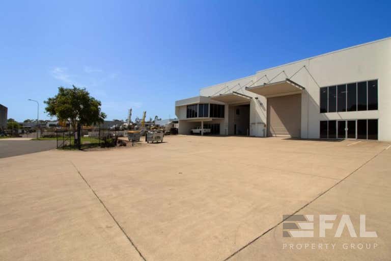 Unit  1,2, 33 Stockwell Place Archerfield QLD 4108 - Image 1