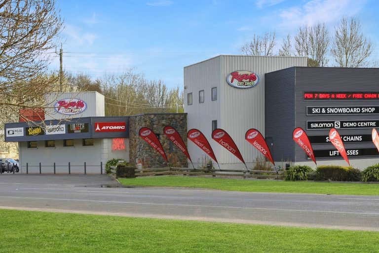 Ray's Ski Shop, 21 Myrtle Street Myrtleford VIC 3737 - Image 2