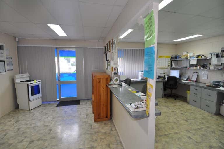 220 Charters Towers Rd Hermit Park QLD 4812 - Image 4