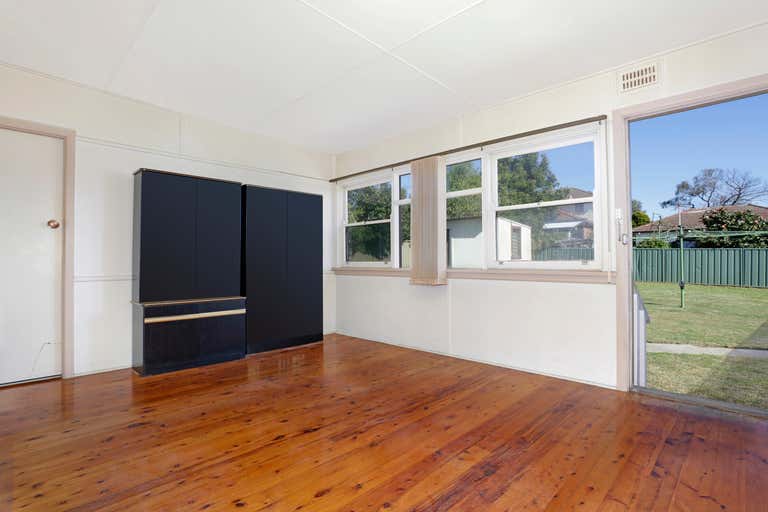18 Brockman Avenue Revesby Heights NSW 2212 - Image 4