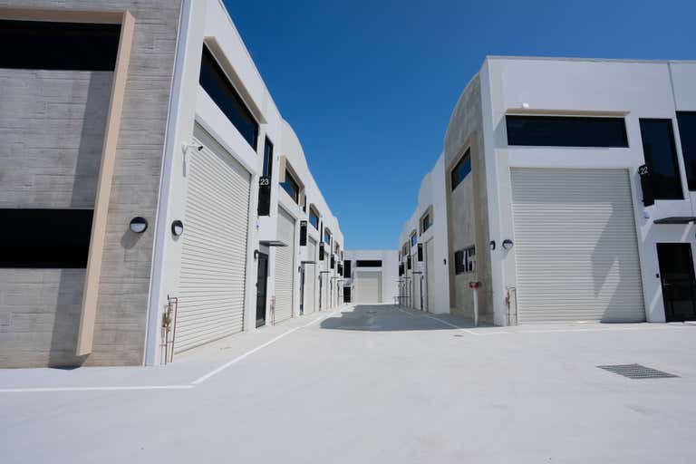 23/5 Bailey Crescent Southport QLD 4215 - Image 2