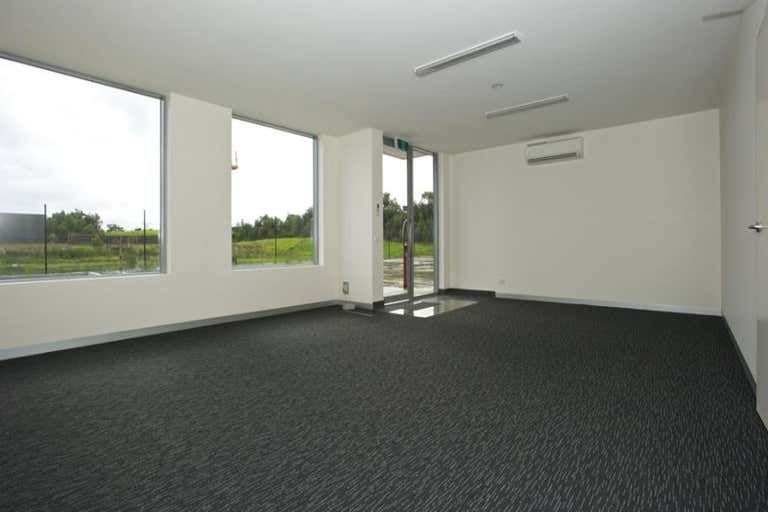 2/32 Access Way Carrum Downs VIC 3201 - Image 2