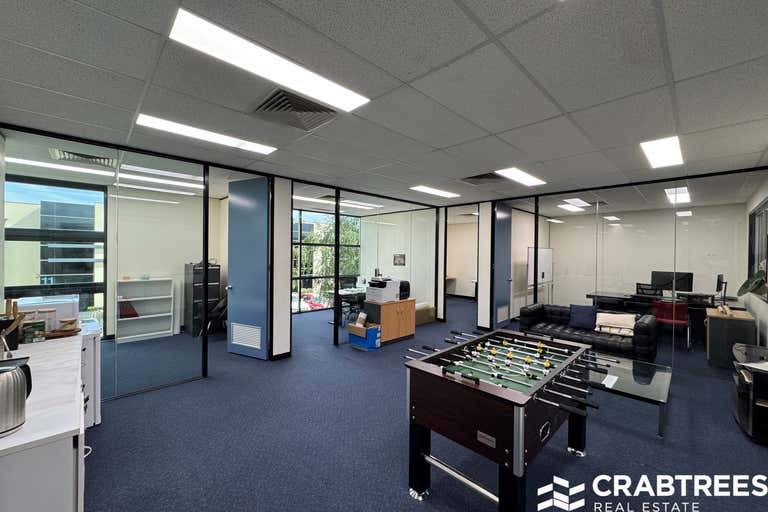 2/21 Howleys Road Notting Hill VIC 3168 - Image 2