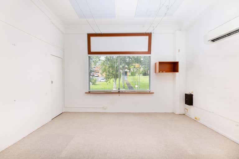 10/27 Park Avenue Burleigh Heads QLD 4220 - Image 2