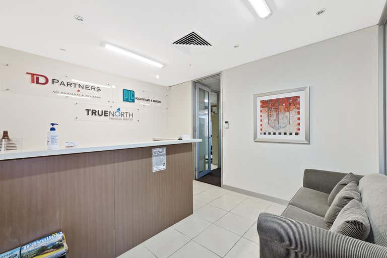 Suite 4 / 2 Walton Street Kew VIC 3101 - Image 2