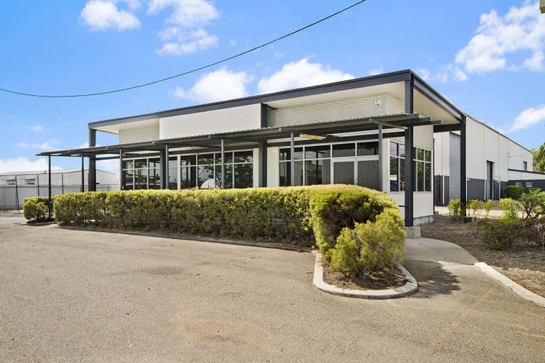 Paramount South, 3/704  Ingham Road Mount Louisa QLD 4814 - Image 2