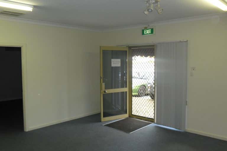 2/4 Tindale Street Mandurah WA 6210 - Image 2