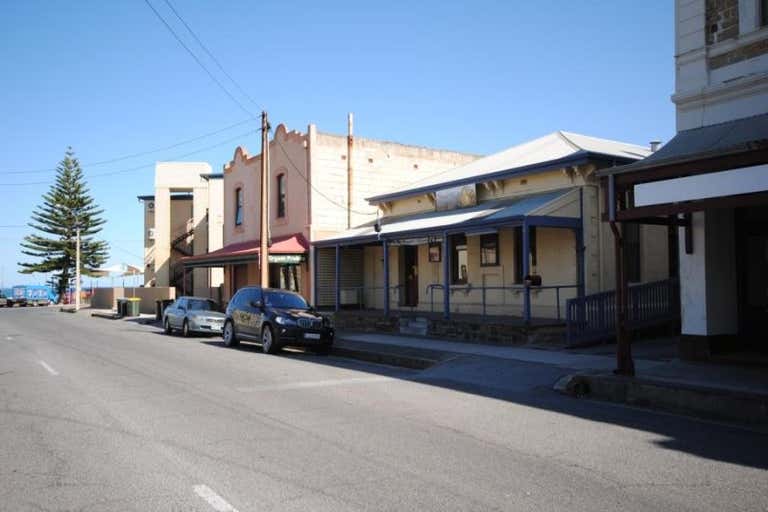 9 Jetty Road Largs Bay SA 5016 - Image 2