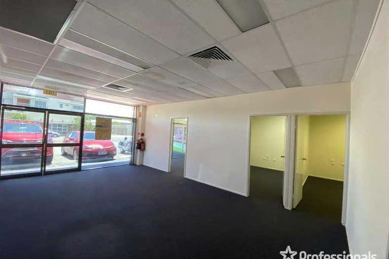 2/1 Glenlyon Street Gladstone Central QLD 4680 - Image 2