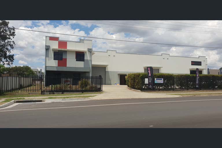 1/2 Sonia Court Raceview QLD 4305 - Image 2