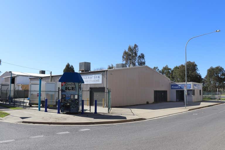 886 Calimo Street North Albury NSW 2640 - Image 2