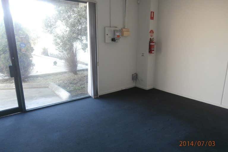 2/7 Rutherford Rd Seaford VIC 3198 - Image 2