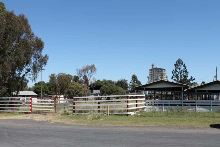 1 Queen Street Oakey QLD 4401 - Image 1