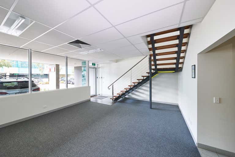 13/21 Sabre Drive Port Melbourne VIC 3207 - Image 4