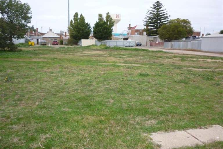 31-35  Jamouneau Street Warracknabeal VIC 3393 - Image 1