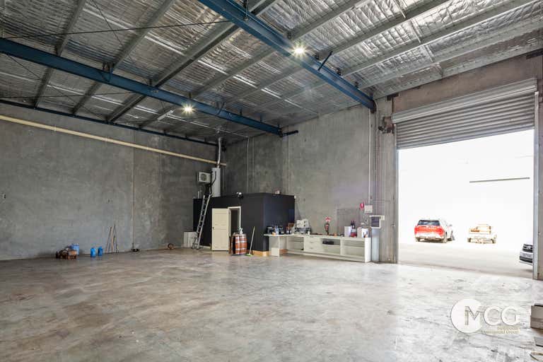 2/3 Hammer Court Hoppers Crossing VIC 3029 - Image 2