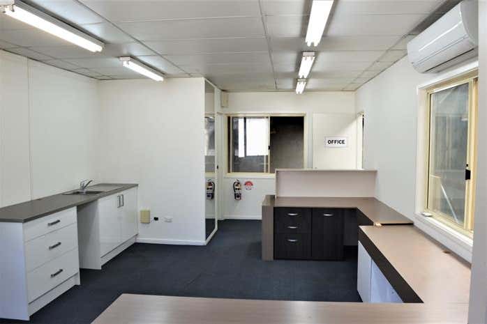 Unit 10, 29 Helles Avenue Moorebank NSW 2170 - Image 4
