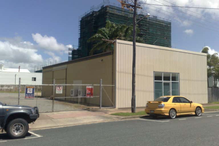 8 Carlyle Street Mackay QLD 4740 - Image 1