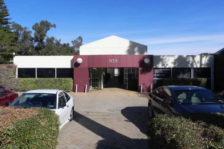 Unit 4, 939 Wanneroo Road Wanneroo WA 6065 - Image 1