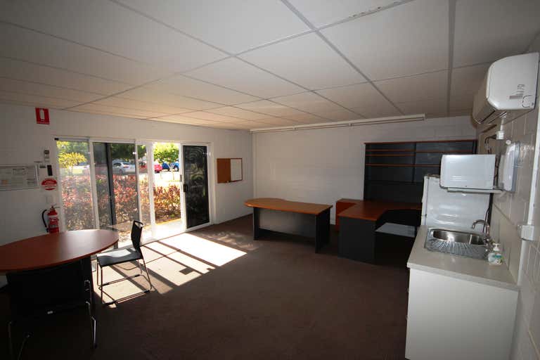 4/16 Ryan Street Belgian Gardens QLD 4810 - Image 3