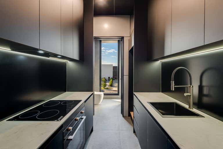 15 Robbins Circuit Williamstown North VIC 3016 - Image 2