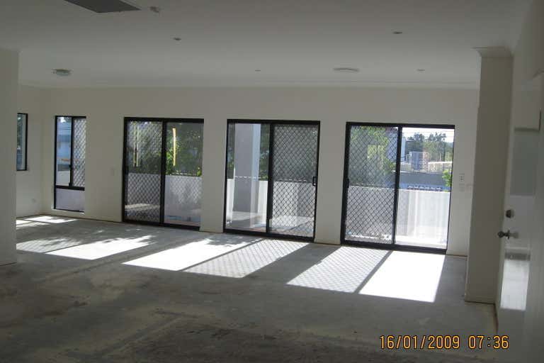 Unit 3, Top Floor, Unit 3, Top Flo Grice Avenue Paradise Point QLD 4216 - Image 4