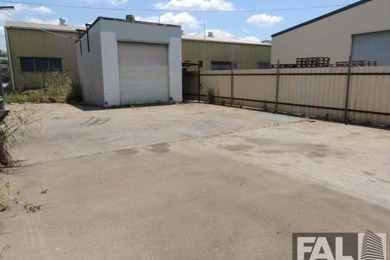 Unit  2, 33 Spine Street Sumner QLD 4074 - Image 4