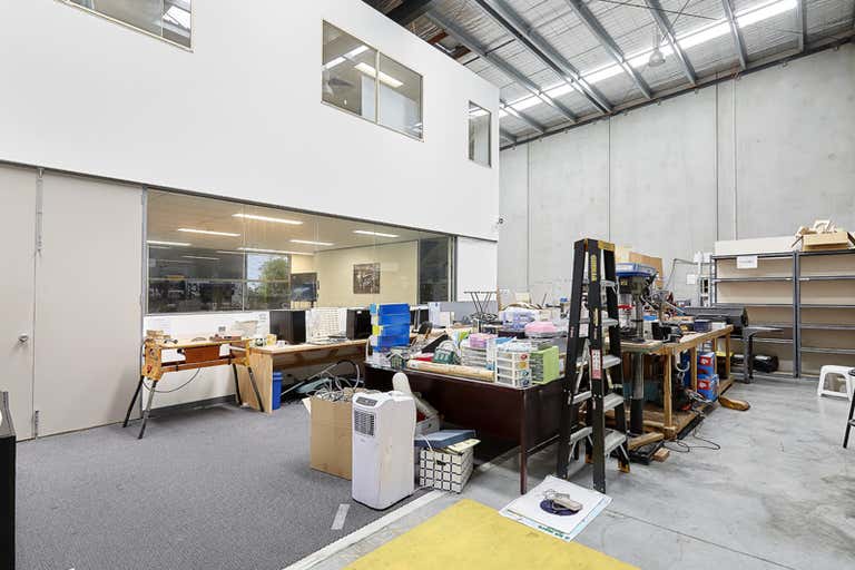 3/25 Howleys Road Notting Hill VIC 3168 - Image 2