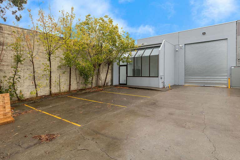 2/17 Clare Street Bayswater VIC 3153 - Image 1