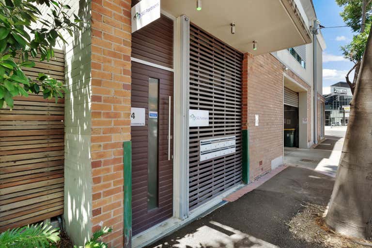 4/34 Commercial Road Newstead QLD 4006 - Image 2