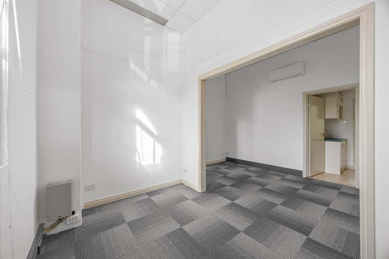 15 St Cedars Grove Lake Gardens VIC 3355 - Image 2