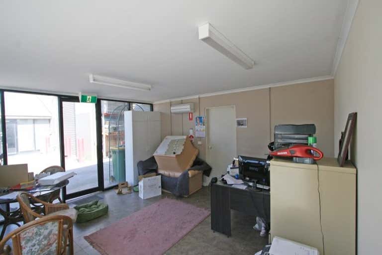 2/16 Drovers Place Pakenham VIC 3810 - Image 2