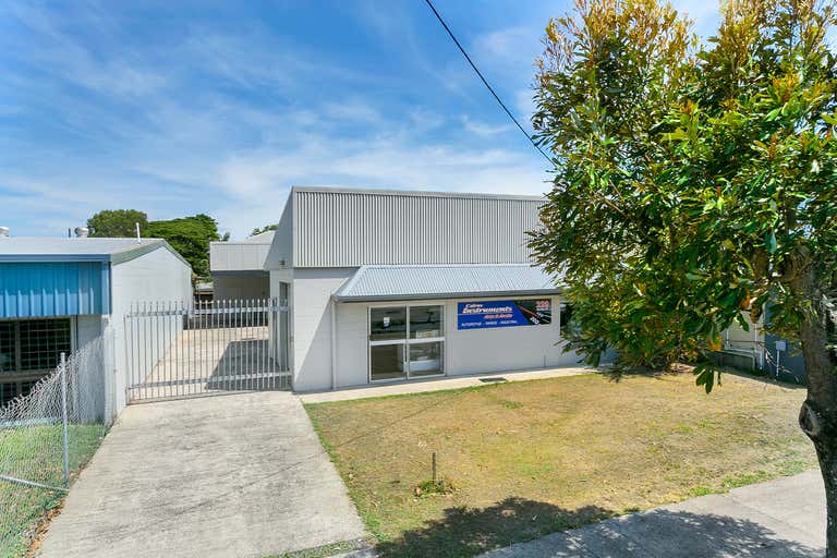 220 Hartley Street Bungalow QLD 4870 - Image 1