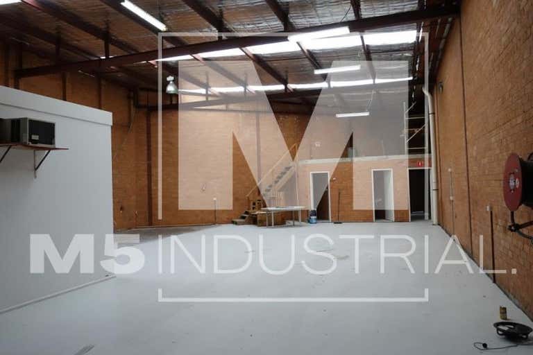 Unit 4, 15 Lorraine Street Peakhurst NSW 2210 - Image 2