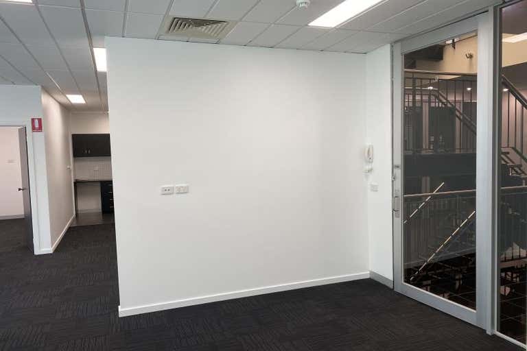 Suite 6, 241 Blackburn Road Mount Waverley VIC 3149 - Image 3