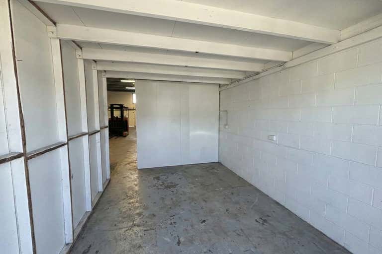 5/25  Machinery Drive Tweed Heads South NSW 2486 - Image 4