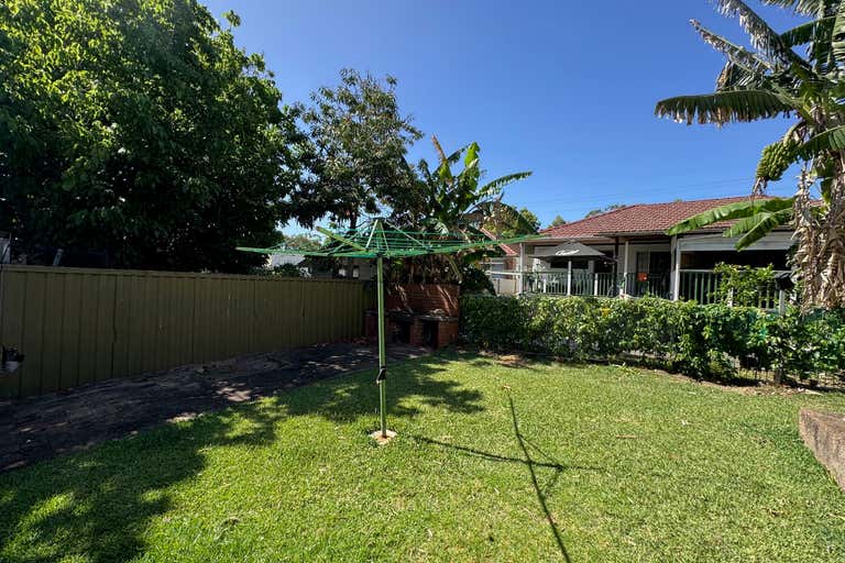 18 Dameeli Avenue Kirrawee NSW 2232 - Image 2